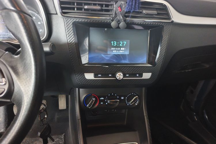 名爵ZS 2017款 1.5L 手动舒适版中控内饰16