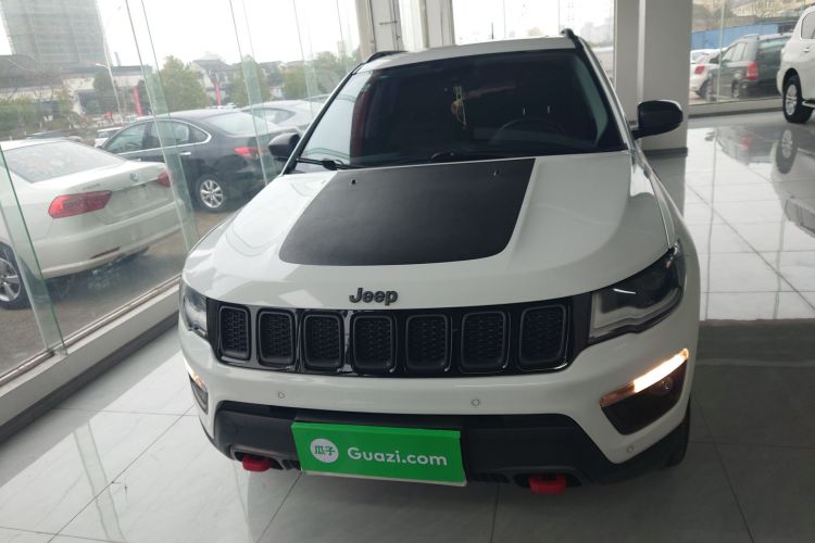 Jeep 指南者 2017款 200TS 自动高性能四驱版车身外观2