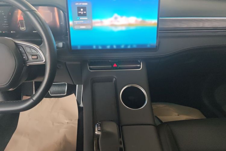 鸿蒙智行 问界M5 2022款 增程后驱标准版中控内饰16