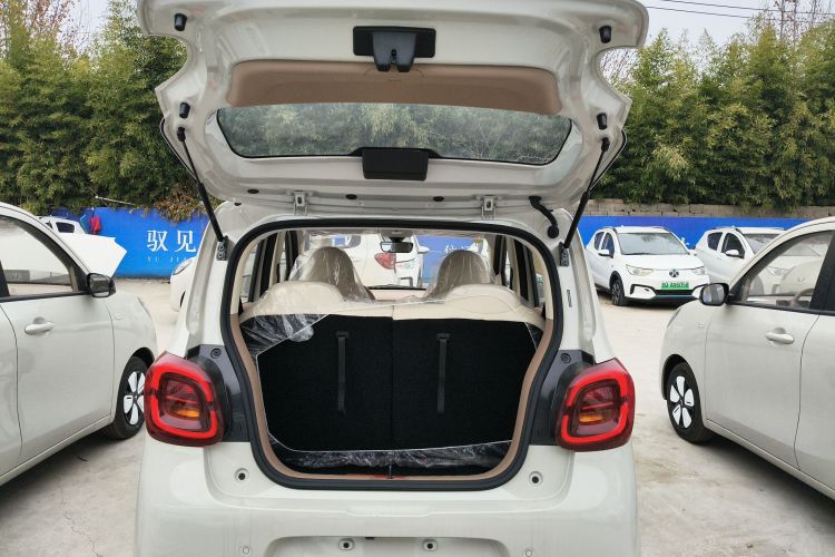 五菱汽车 宏光MINIEV 2025款 四门版 进阶款机舱底盘23