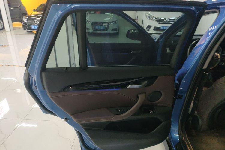 宝马X1 2020款 sDrive25Li 领先型中控内饰49