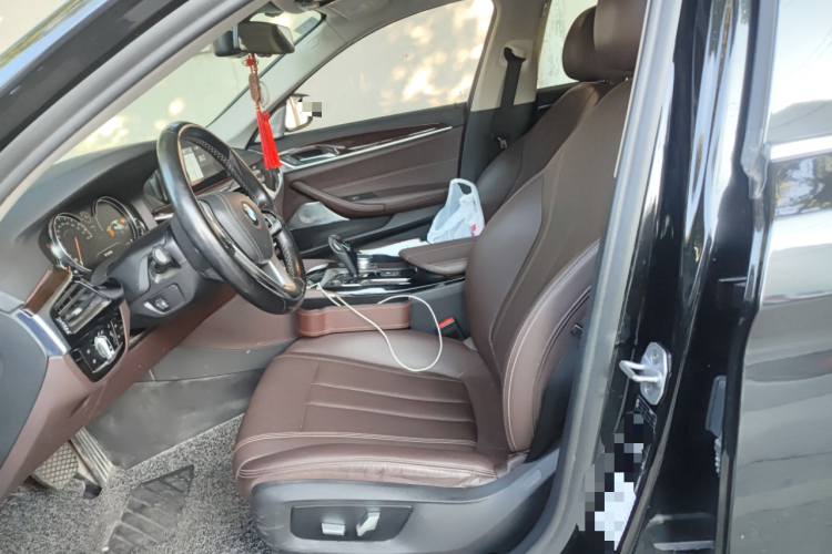 宝马5系 2018款 525Li 豪华套装局部细节19