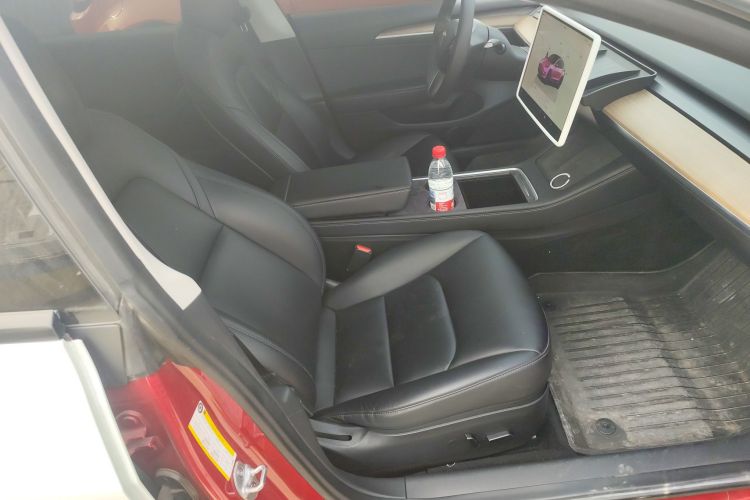 特斯拉 Model 3 2022款 后轮驱动版局部细节41