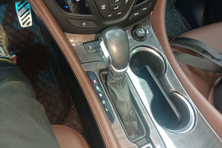 别克 昂科威 2021款 532T 两驱精英型局部细节18