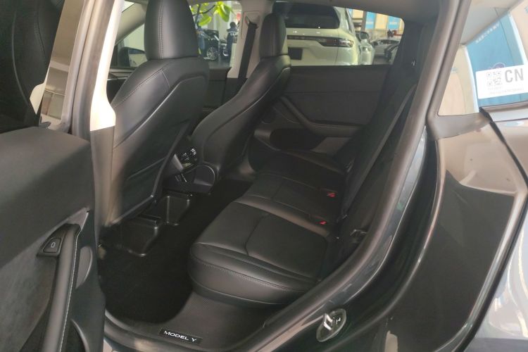 特斯拉 Model Y 2024款 长续航全轮驱动版中控内饰7004