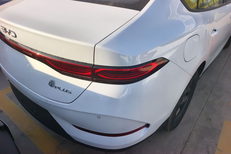 比亚迪 秦PLUS 2025款 DM-i 智驾版 55KM领先型车身外观9