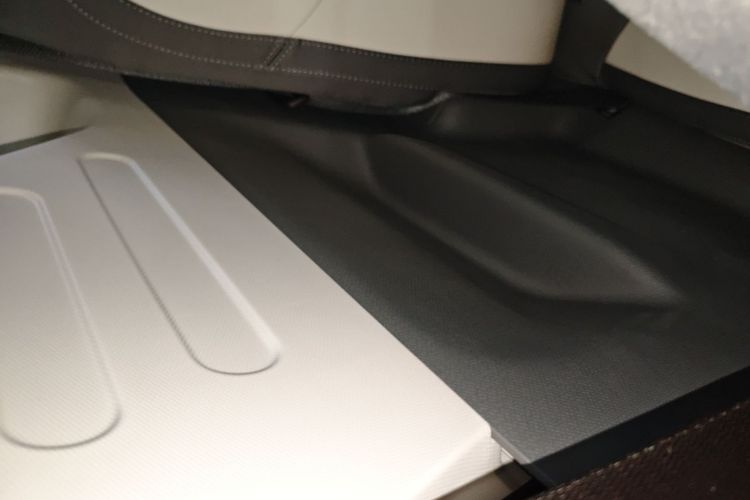 吉利银河 2025款 210km 熊猫骑士中控内饰45