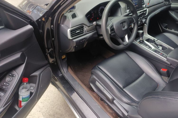 本田 雅阁 2018款 230TURBO 舒适版 国V中控内饰7003