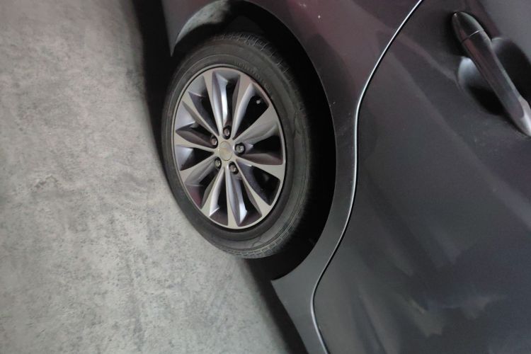 雪佛兰 科鲁泽 2022款 320 自动悦享天窗版车身外观6008