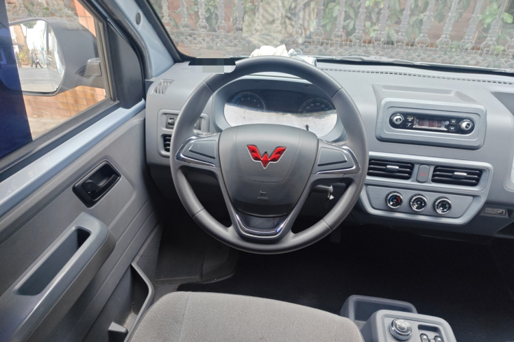 五菱汽车 五菱扬光 2024款 300KM 舒适型客车版 75kW中控内饰13