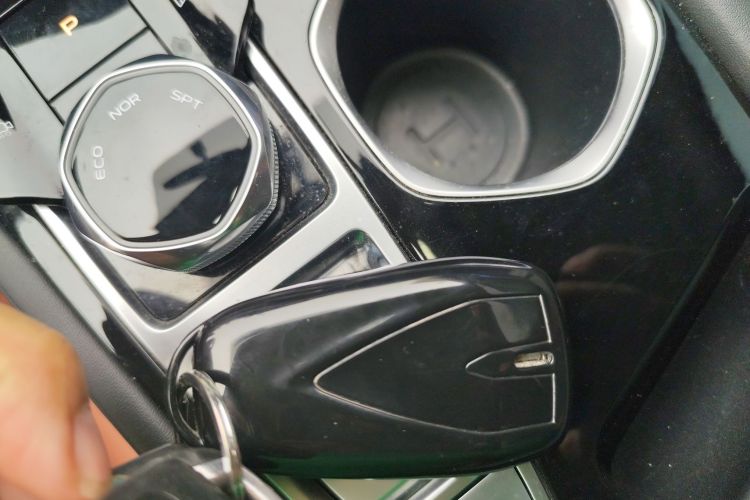 长安 逸动 2023款 畅享版 PLUS 蓝鲸NE 1.4T GDI DCT尊贵版中控内饰11