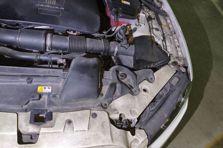 捷豹XF 2015款 XF 2.0T 风华版局部细节9006