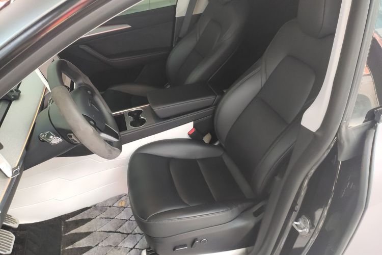 特斯拉 Model Y 2023款 后轮驱动版中控内饰19