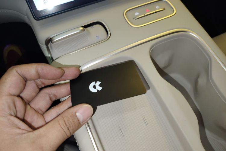 蔚来ES6 2024款 75kWh中控内饰7001