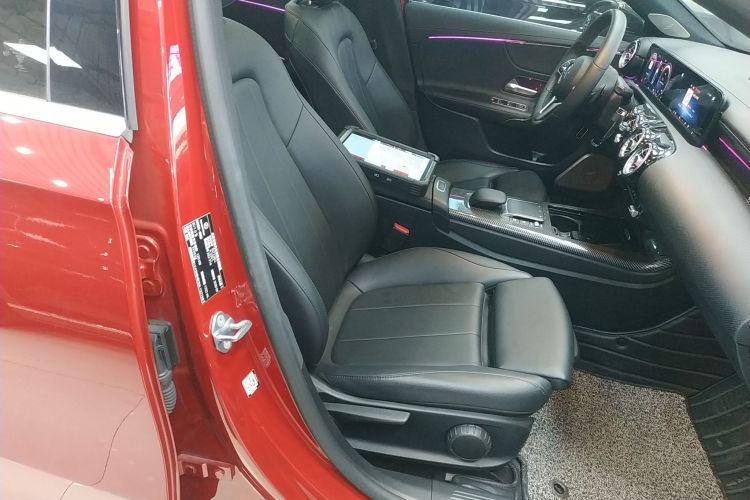 奔驰A级 2020款 改款 A 200 L 运动轿车动感型局部细节41