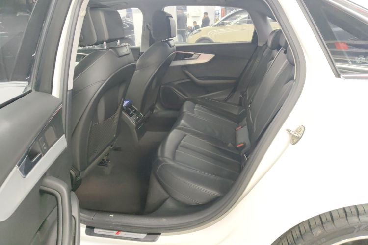 奥迪A4L 2020款 40 TFSI 豪华动感型中控内饰21