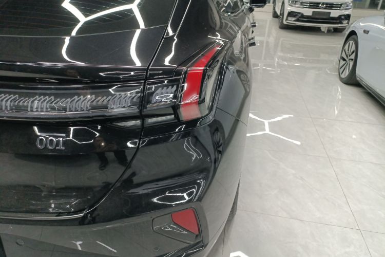 极氪001 2025款 WE版 100kWh 后驱车身外观6006