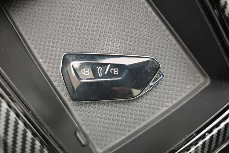 大众 揽境 2022款 380TSI 四驱豪华佳境版Pro 6座中控内饰7001