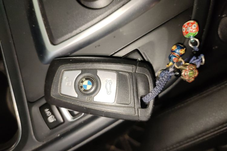 宝马3系 2019款 320Li 时尚型中控内饰11