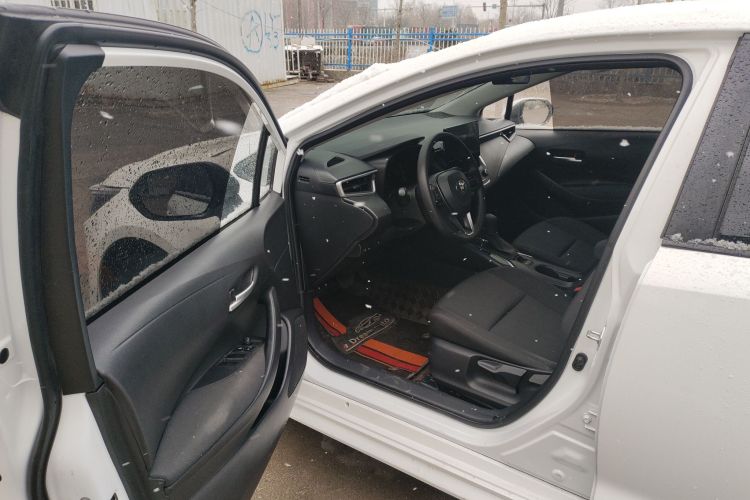 丰田 雷凌 2023款 智能电混双擎 1.8L 领先版中控内饰7003