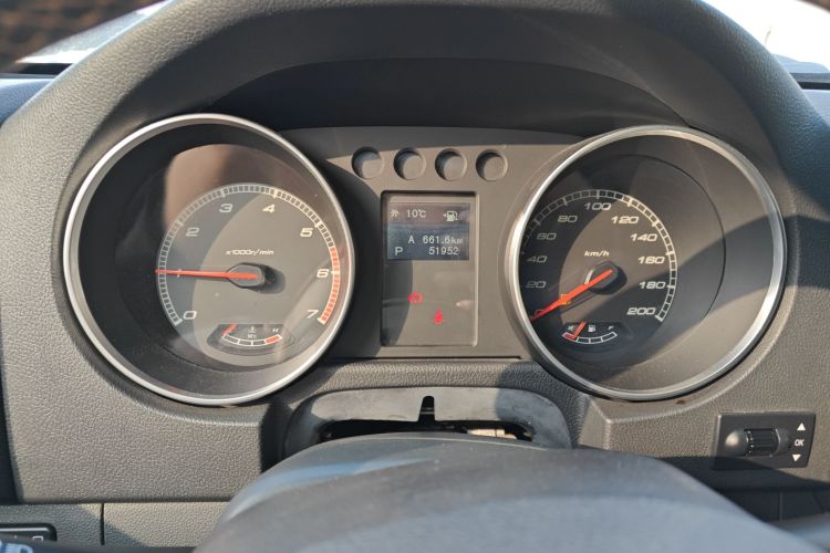 北京越野 北京BJ40 2016款 2.3T 自动四驱尊享版中控内饰14