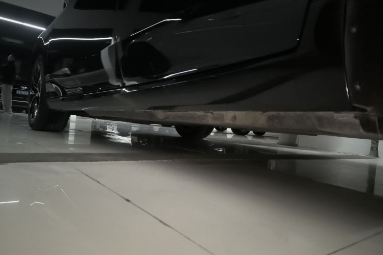 丰田 亚洲龙 2023款 2.5L 豪华版局部细节9002