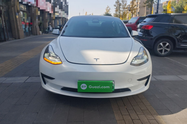 特斯拉 Model 3 2022款 后轮驱动版车身外观2
