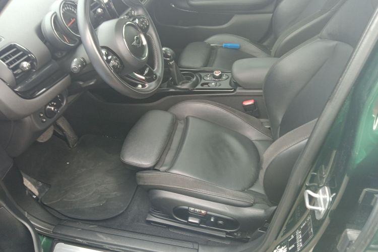 MINI Clubman 2018款 1.5T COOPER 艺术家中控内饰19