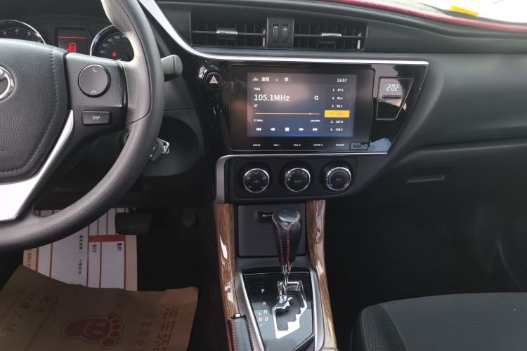 丰田 卡罗拉 2017款 改款 1.2T S-CVT GL-i中控内饰16