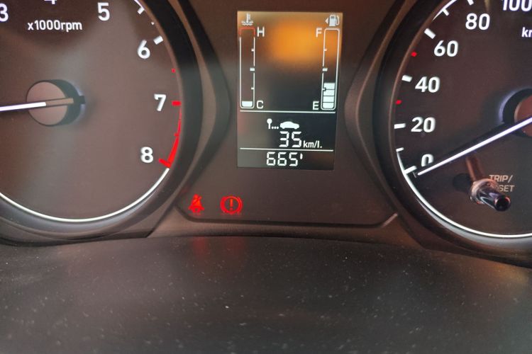 现代 瑞纳 2017款 1.4L 手动焕彩版 国V中控内饰15