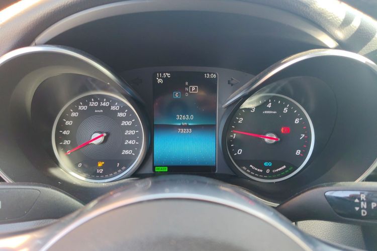 奔驰C级 2019款 C 260 运动版 4MATIC中控内饰14