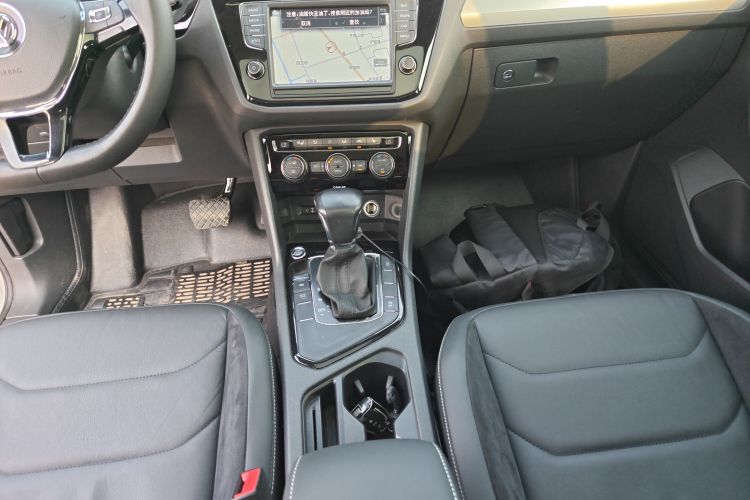 大众 途观L 2017款 330TSI 自动两驱豪华版中控内饰18