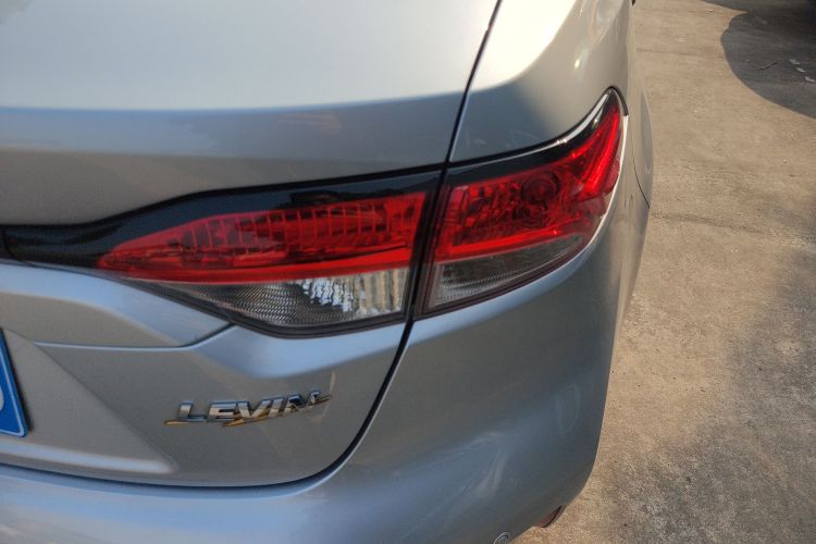 丰田 雷凌 2021款 TNGA 1.5L CVT进取版车身外观9