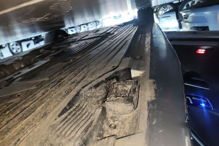 奔驰C级 2022款 C 200 L 运动版局部细节9002