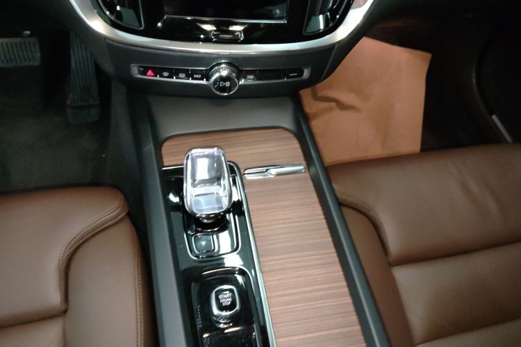 沃尔沃S60 2023款 B4 智远豪华版中控内饰18