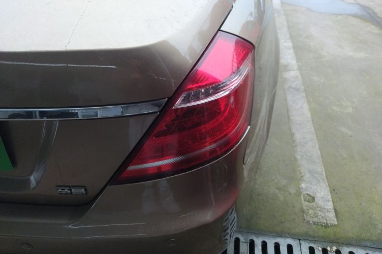 吉利汽车 帝豪 2014款 三厢 1.5L 手动精英型车身外观9