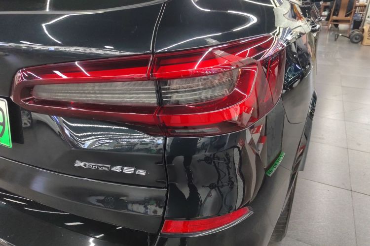 宝马X5新能源(进口) 2021款 改款 xDrive45e M运动套装车身外观9