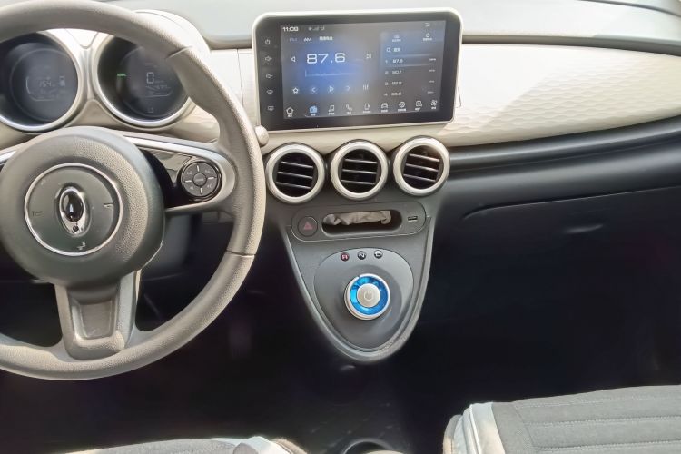 欧拉黑猫 2021款 301km 基础型中控内饰16