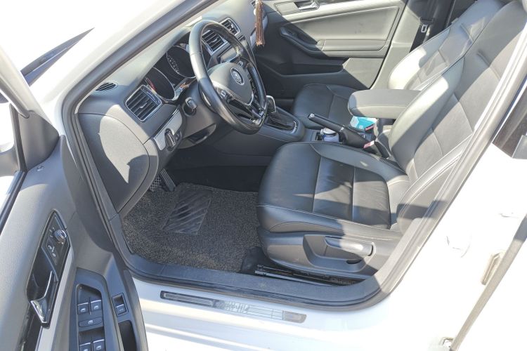 大众 速腾 2017款 180TSI 自动臻享版中控内饰20