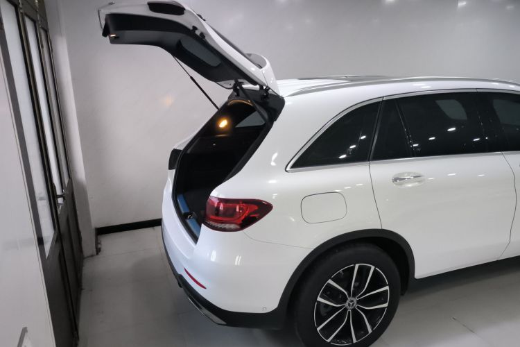 奔驰GLC 2022款 改款二 GLC 260 L 4MATIC 豪华型机舱底盘23