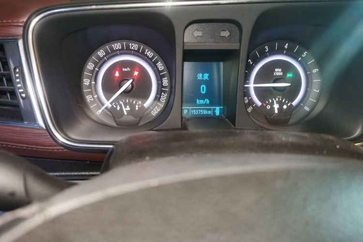 别克GL8 2017款 25S 豪华型 国V中控内饰15