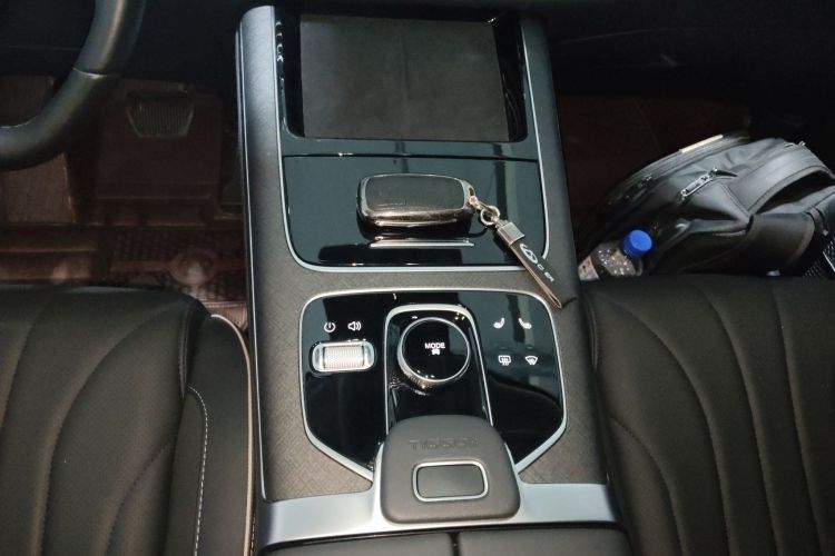 奇瑞 瑞虎9 2023款 2.0T 双离合两驱领先版 5座中控内饰18