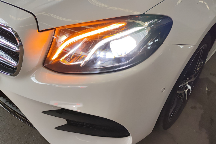 奔驰E级 2017款 E 200 运动型 4MATIC局部细节36