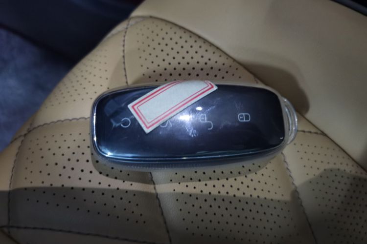 腾势D9 2023款 DM-i 965 尊享型中控内饰11