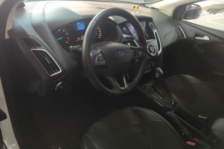 福特 福克斯 2015款 两厢 EcoBoost 125 自动超能风尚型中控内饰20