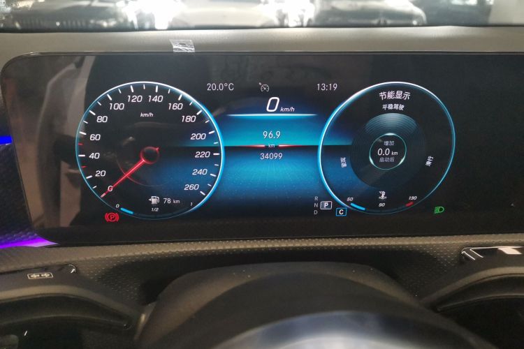 奔驰A级 2020款 改款 A 200 L 运动轿车时尚型中控内饰14