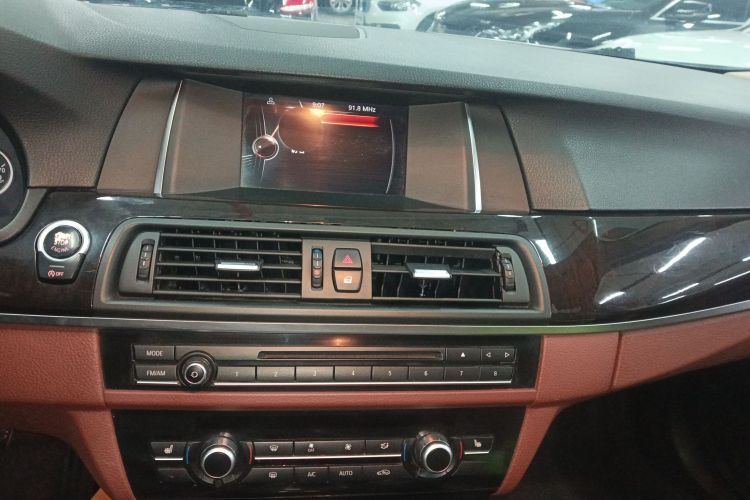 宝马5系 2017款 525Li 领先型局部细节16