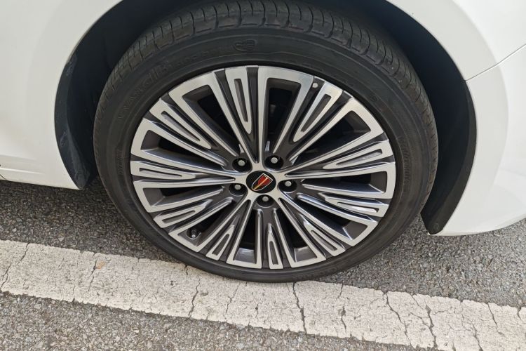 红旗H5 2022款 经典款 改款 1.5T DCT旗韵版车身外观10