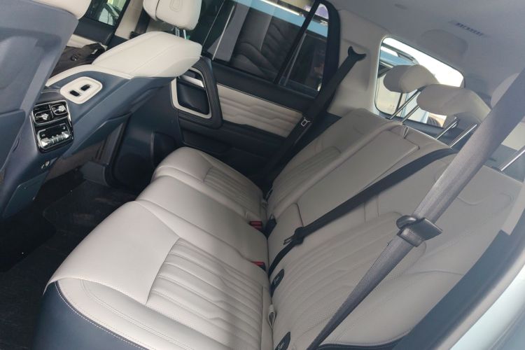 北京BJ60 2022款  2.0T 五一版 五座中控内饰7004