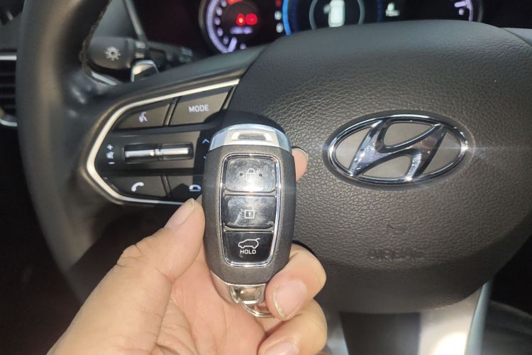 现代 胜达 2020款 380 TGDi 自动两驱TOP旗舰版中控内饰7001